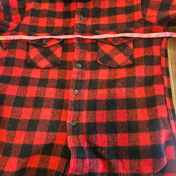 Men's Vintage Woolrich Flannel Shirt Jacket Red Black Buffalo Plaid Size Large - Picture 9 of 13